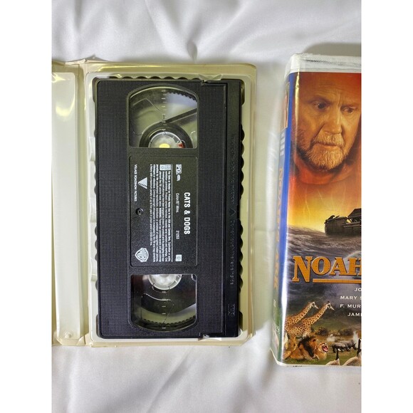 VHS Bundle of 3, Old Yeller, Cats and Dogs, Noah’s Ark - Picture 3 of 8